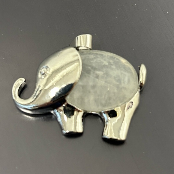 White Jade Natural Stone Elephant Shaped Pendant Necklace Healing Gemstone - Picture 6 of 6